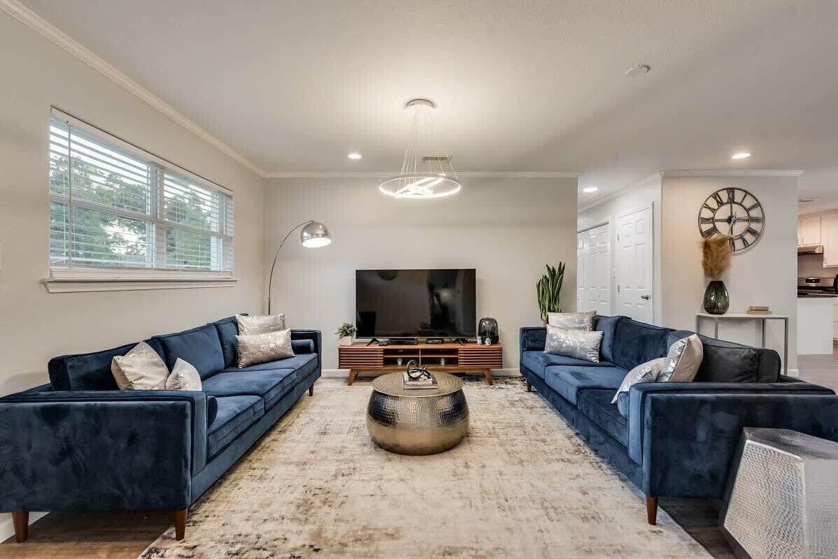 电视、立体声音响、办公室