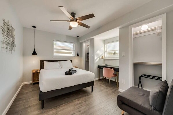 5 bedrooms, iron/ironing board, WiFi, bed sheets