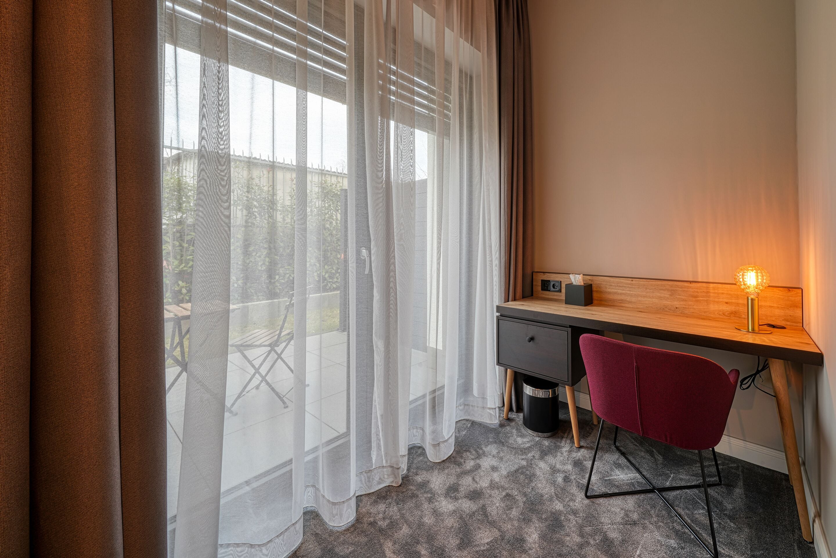 flat-screen tv, heated floors