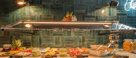 Daily buffet breakfast (EUR 17.9 per person)