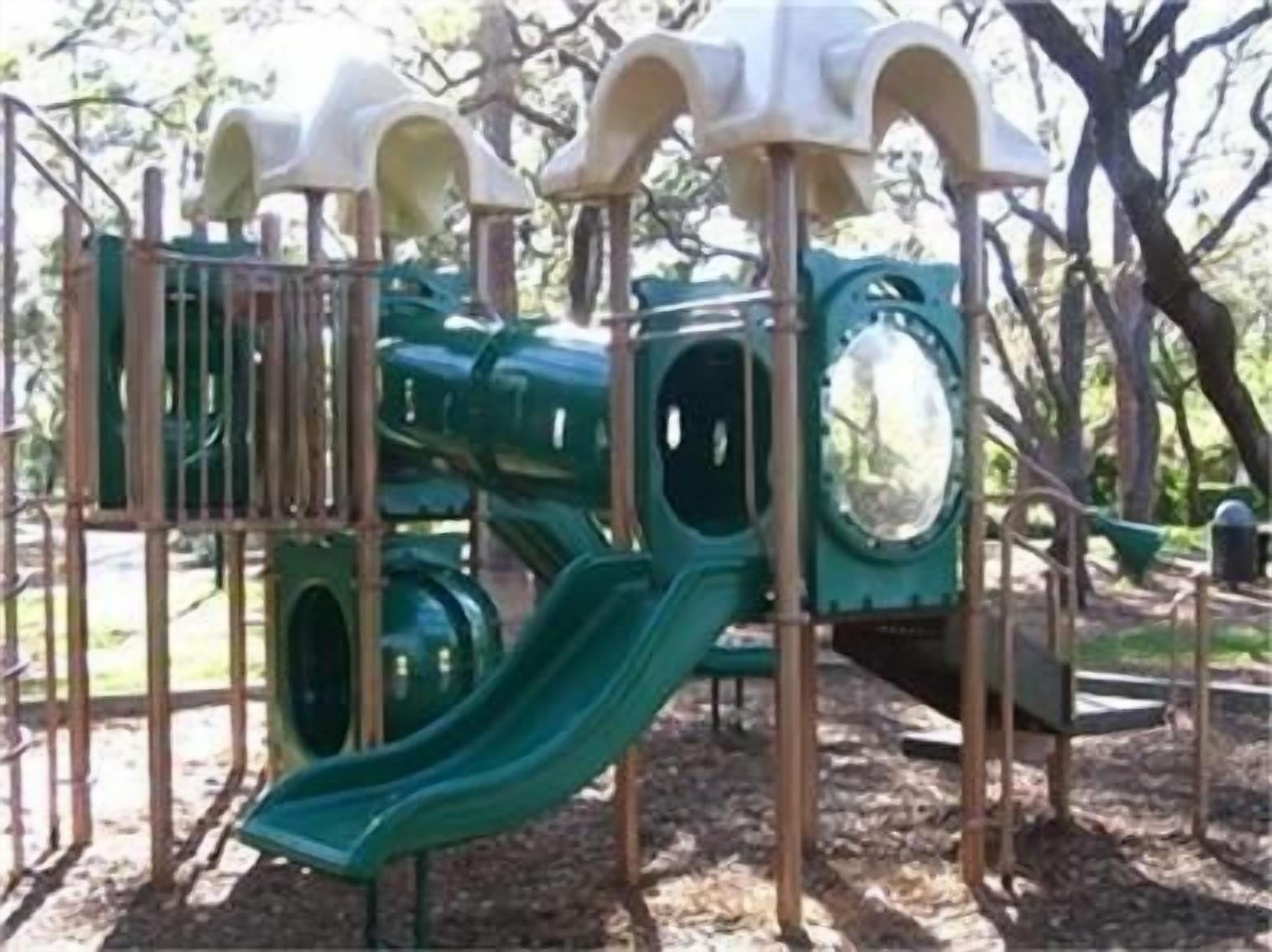 House, 4 Bedrooms | Children’s area