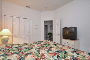 Unclassified image, 3 of 27, button - Esprit-3 Bedrooms House w/pool-4100ES 3 Home by RedAwning (Davenport)