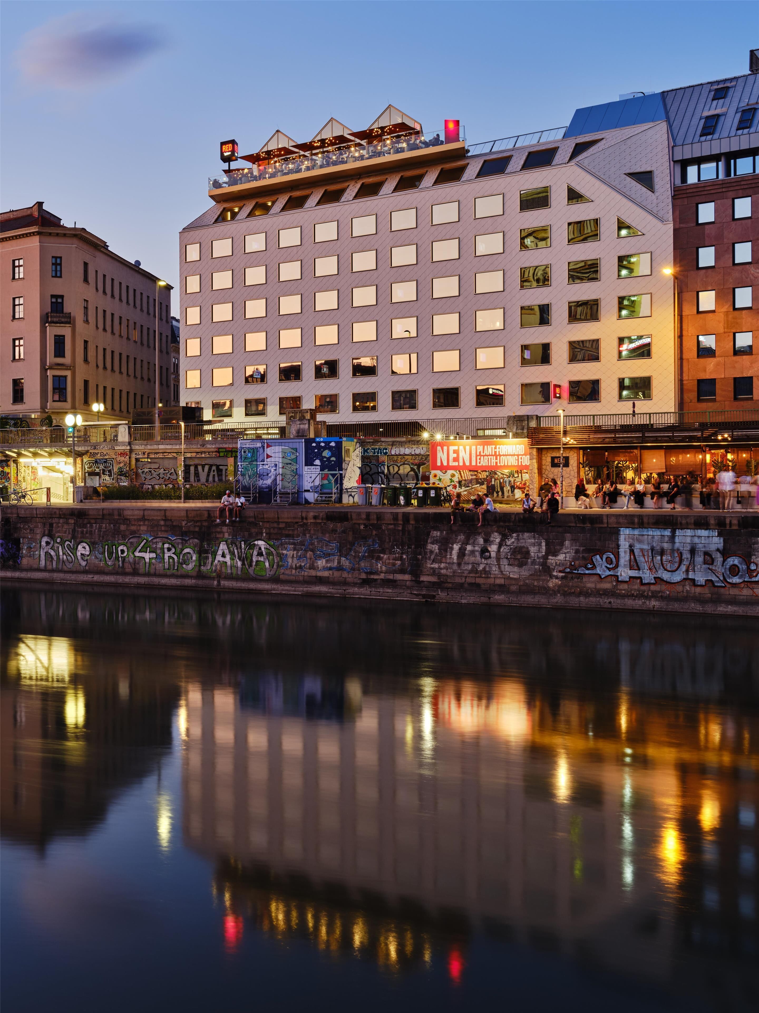 Photo - Radisson RED Hotel, Vienna