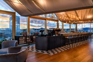 Bar (on property) - Radisson RED Hotel, Vienna (Vienna)