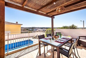 Outdoor dining - Casa Dos Pais - Fabulous house with pool and views (Vale da Parra)