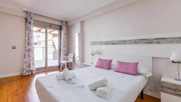 2 slaapkamers, een strijkplank/strijkijzer, reisbedje, gratis wifi