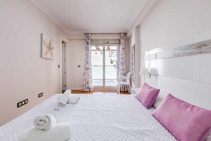 2 makuuhuonetta, silitysrauta/-lauta, ilmainen Wi-Fi, vuodevaatteet