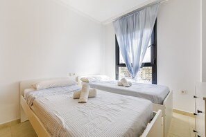 3 dormitorios, tabla de planchar con plancha, wifi gratis y ropa de cama