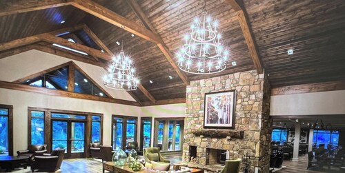 Lake Toxaway Golf Course/Walk to Marina! 4 Bedrooms, 4 Bathrooms