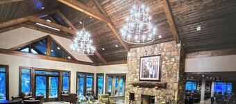 Lake Toxaway Golf Course/Walk to Marina! 4 Bedrooms, 4 Bathrooms