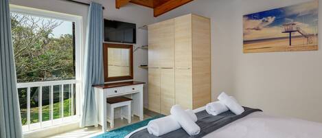 Superior Villa | 3 bedrooms, bed sheets