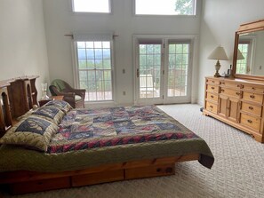 5 bedrooms, iron/ironing board, free WiFi, bed sheets