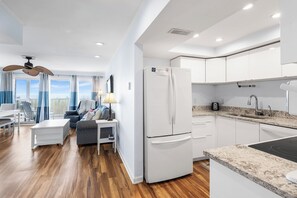 電子レンジ、食器洗い機、コーヒー / ティーメーカー