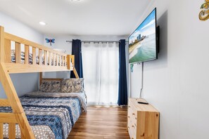 3 bedrooms, free WiFi, bed sheets