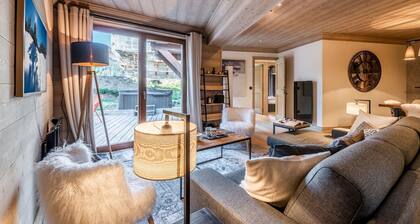 PADOUK- Apartment w/ hot tub in Courchevel Moriond