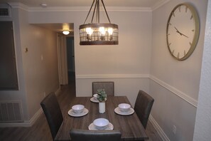 In-room dining - Near NRG (Houston)
