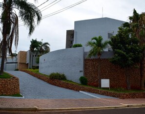 Property entrance - Hotel Prime Inn (Campinas)