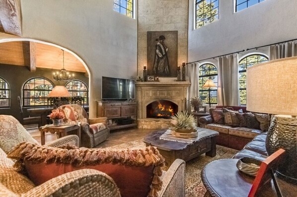 Téléviseur connecté, foyer, jeux vidéo, table de baby-foot