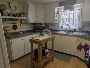 Fridge, microwave, oven, stovetop - Southern Country Comfort (Fort McCoy)