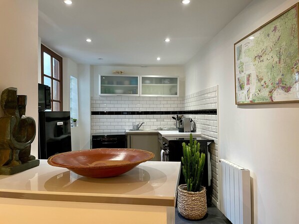 Fridge, microwave, oven, dishwasher - Les Templiers - maison avec cour à 20 m du port - Le Tréport (Le Tréport)