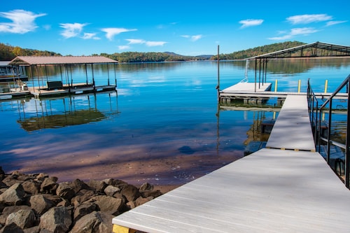 Lake Omega View-Lakefront-Dock-Fireplace