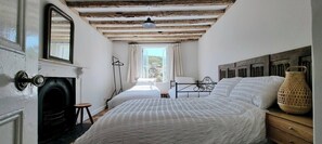 3 bedrooms - Historic, Jacobean House, Old Town Hastings (Hastings)