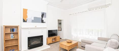 Televisión, Netflix, servicios de streaming, oficina