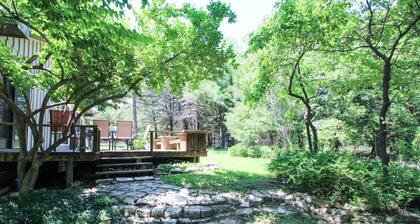 An Updated, Secluded family friendly home with Fast Wifi