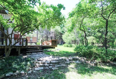 An Updated, Secluded family friendly home with Fast Wifi