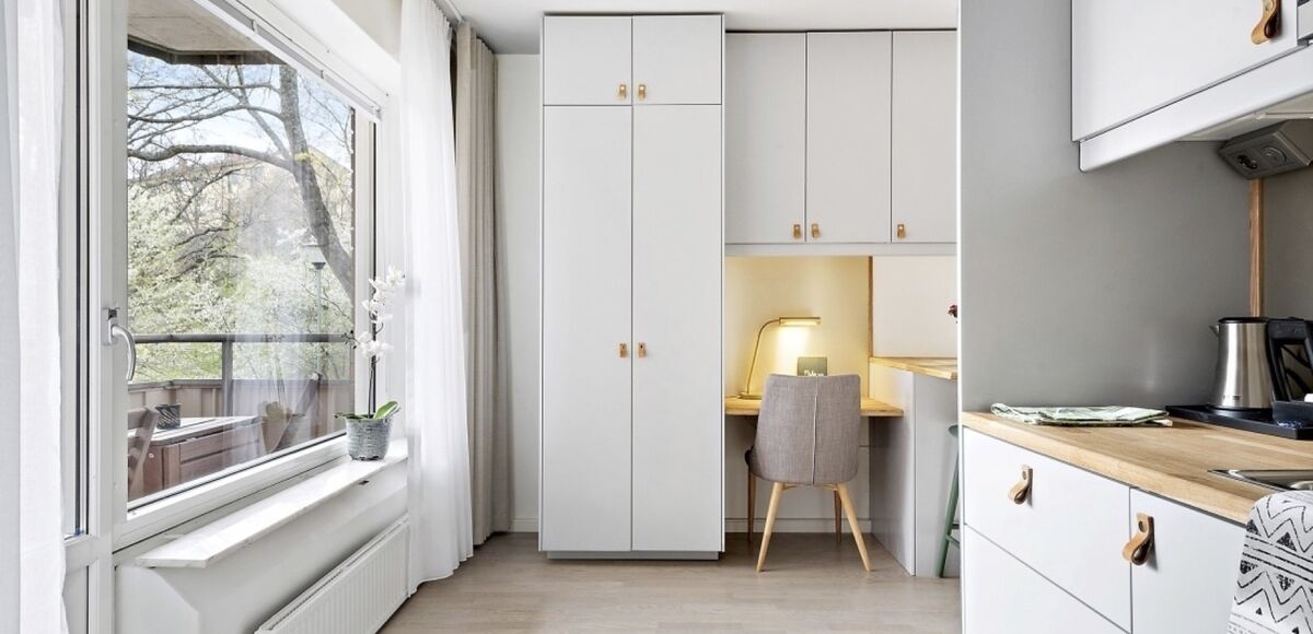 superior apartment, 1 queen bed, balcony | private kitchenette | electric kettle