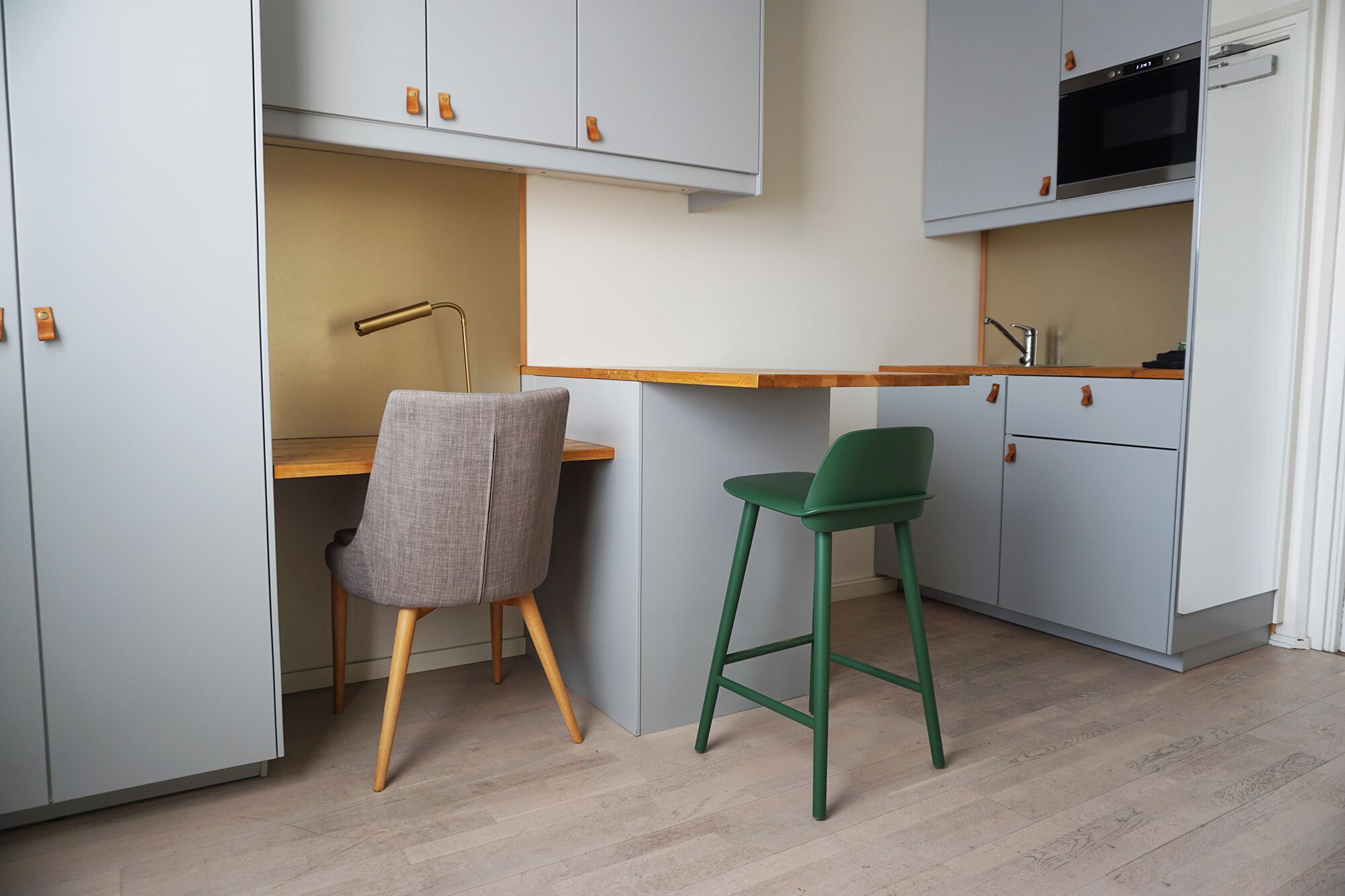 comfort apartment, 1 queen bed | 1 bedroom, individually decorated, individually furnished, desk