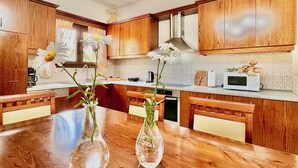 Coffee/tea maker, fridge, microwave, oven - Villa Cocoon Sidari with private pool (Sidari)
