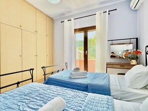 3 bedrooms, iron/ironing board, free WiFi, bed sheets