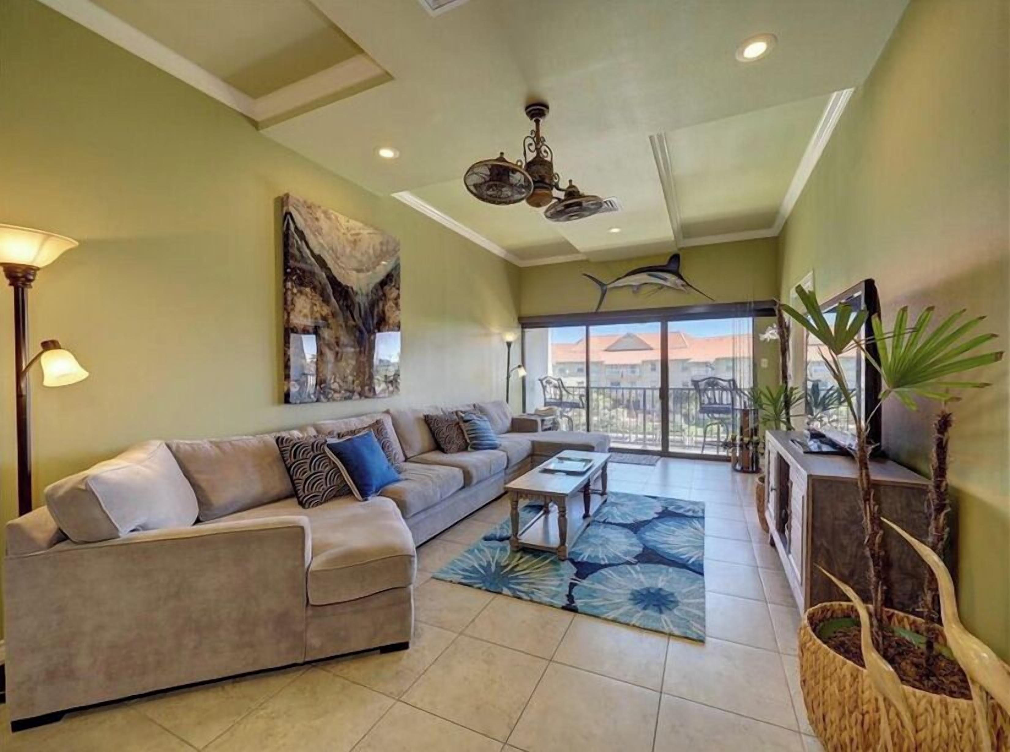 Smart TV, books, stereo