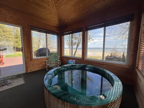 Lakeside Lodge on Lake Huron