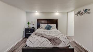 3 chambres, fer et planche à repasser, Wi-Fi gratuit, draps fournis