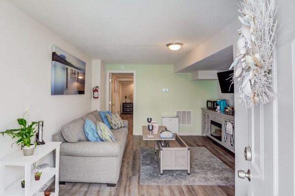 智能电视、壁炉