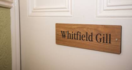 Milton House- Studio Apartment .Whitfield Suite