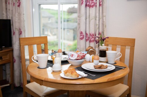 Milton House-  Studio Apartment .Whitfield Suite