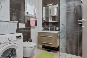Bathroom - Holiday home with pool and air conditioning (Skrpčići)