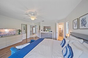 2 bedrooms, desk, iron/ironing board, free WiFi - Beautiful Villa in Sarasota Resort-style Community (Sarasota)