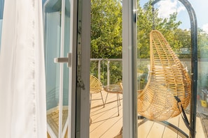 Deluxe Apartment | Balcony