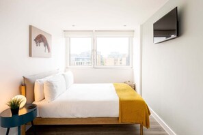 2 bedrooms, desk, iron/ironing board, Internet - Bright London Bridge Apartment (London)