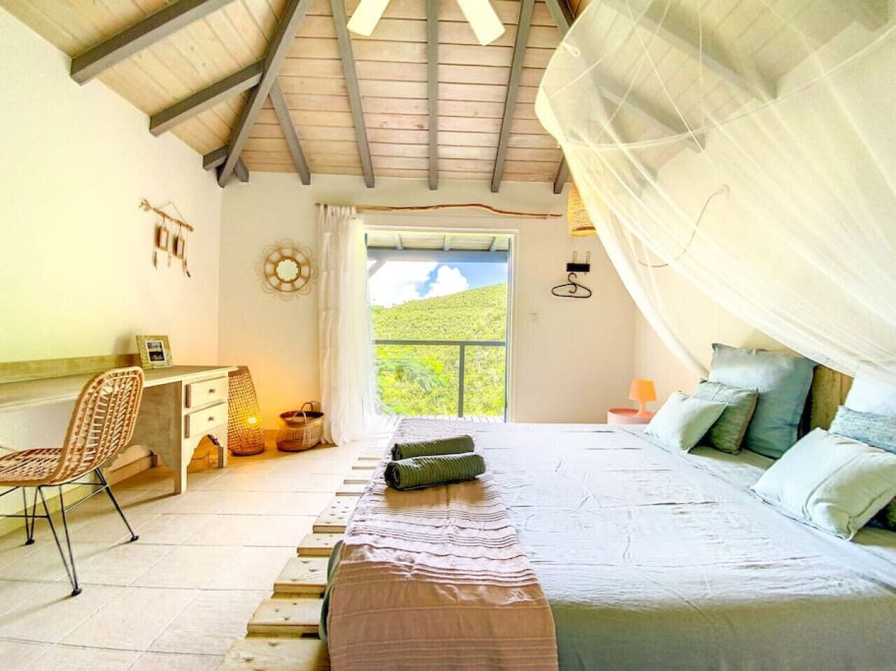 1 Schlafzimmer, Schreibtisch, Bügeleisen/Bügelbrett, Reisekinderbett