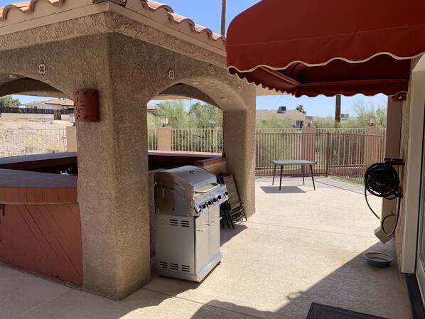 Outdoor dining - Havasu Oasis  (Lake Havasu City)