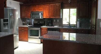 Garden in Beautiful Pinecrest