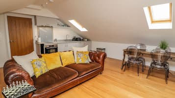 Cottage | Living room | Video-game console