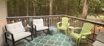 The Hangout- Comfy Getaway in the Woods