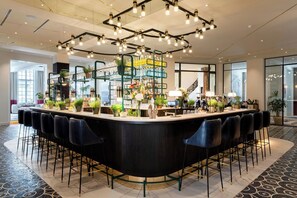 Bar (on property) - Sapphire House Antwerp, Autograph Collection (Antwerp)