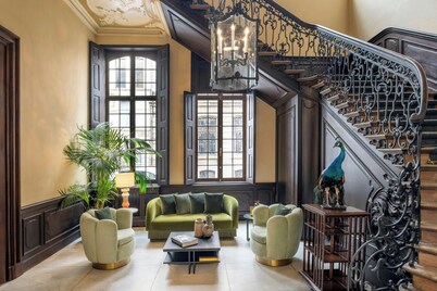 Sapphire House Antwerp, Autograph Collection